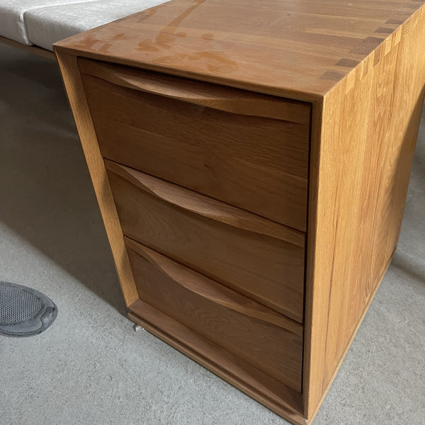 Oak Bedside