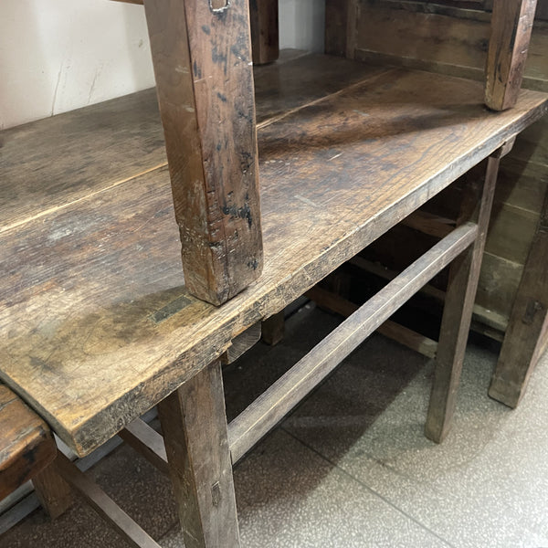 Elm Table