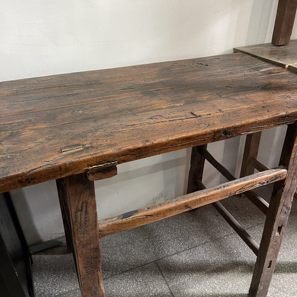 Elm Table