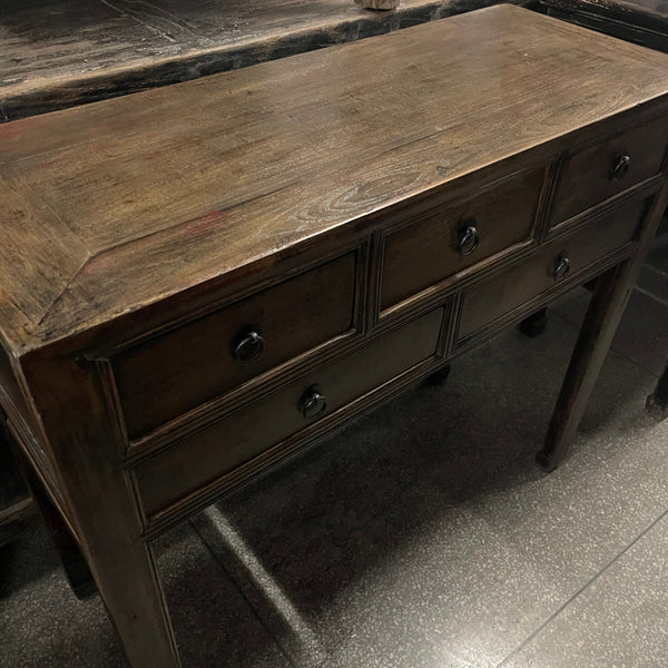 Elm Table