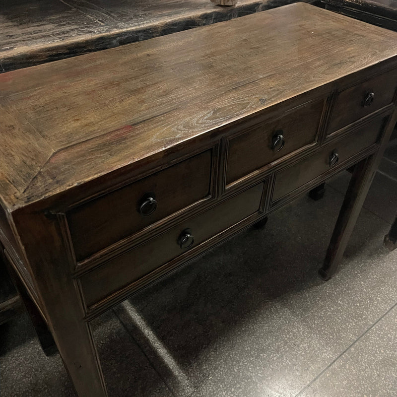 Elm Table