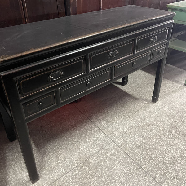 Elm Table