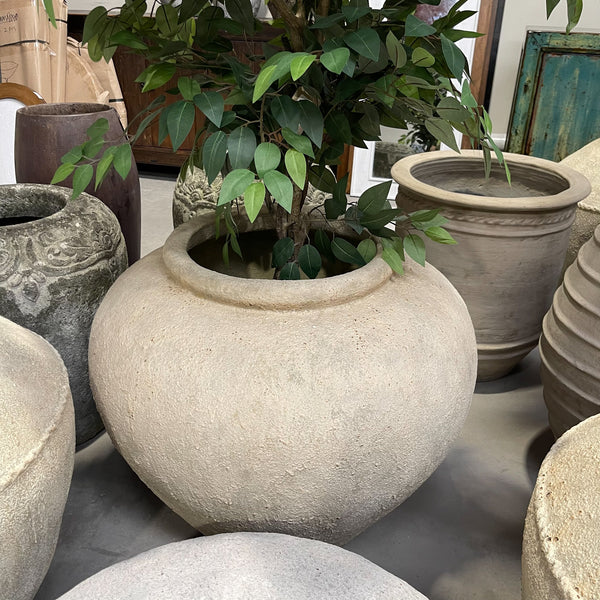 25423 XL Concrete Round Pot 850 x 850 x 650H