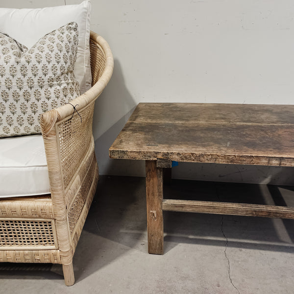 25238 Antique Elm Coffee Table 1030 x 650 x 450H