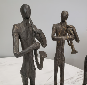 25451 Bronze Musician 40 x 40 x 180H