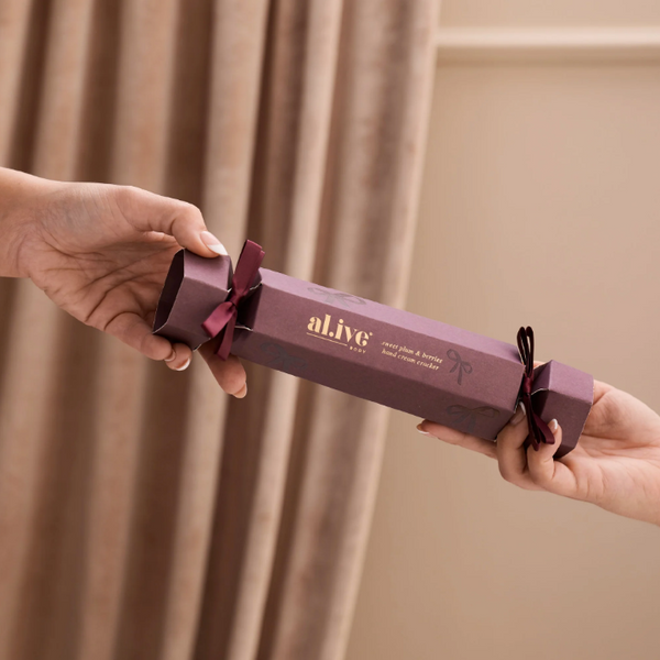 Al.ive Body - Xmas Cracker Hand Cream SWEET PLUM & BERRIES